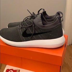 Nike roshe flyknit sneakers